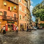 Monolocale con piscina a Trastevere